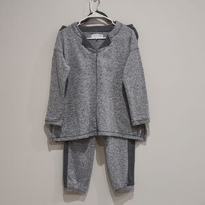 Karen Neuburger Heather Gray 2 Piece Lounge Set. Athleisure, Cozy, Soft, Pajamas